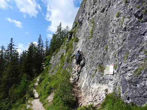 Anfang des Klettersteigs »Les Cordes«